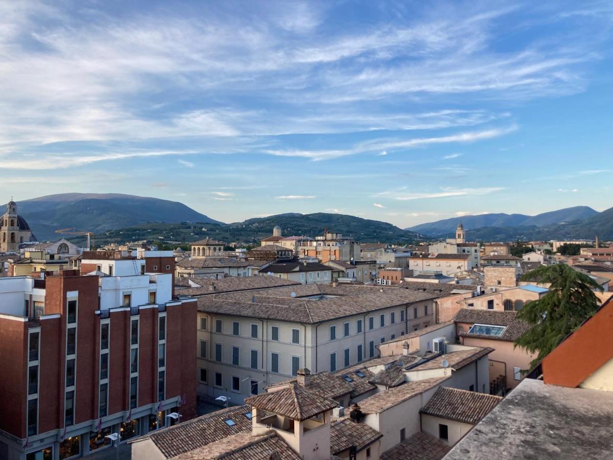 Affittacamere La Terrazza Sul Campanile Foligno Exterior foto