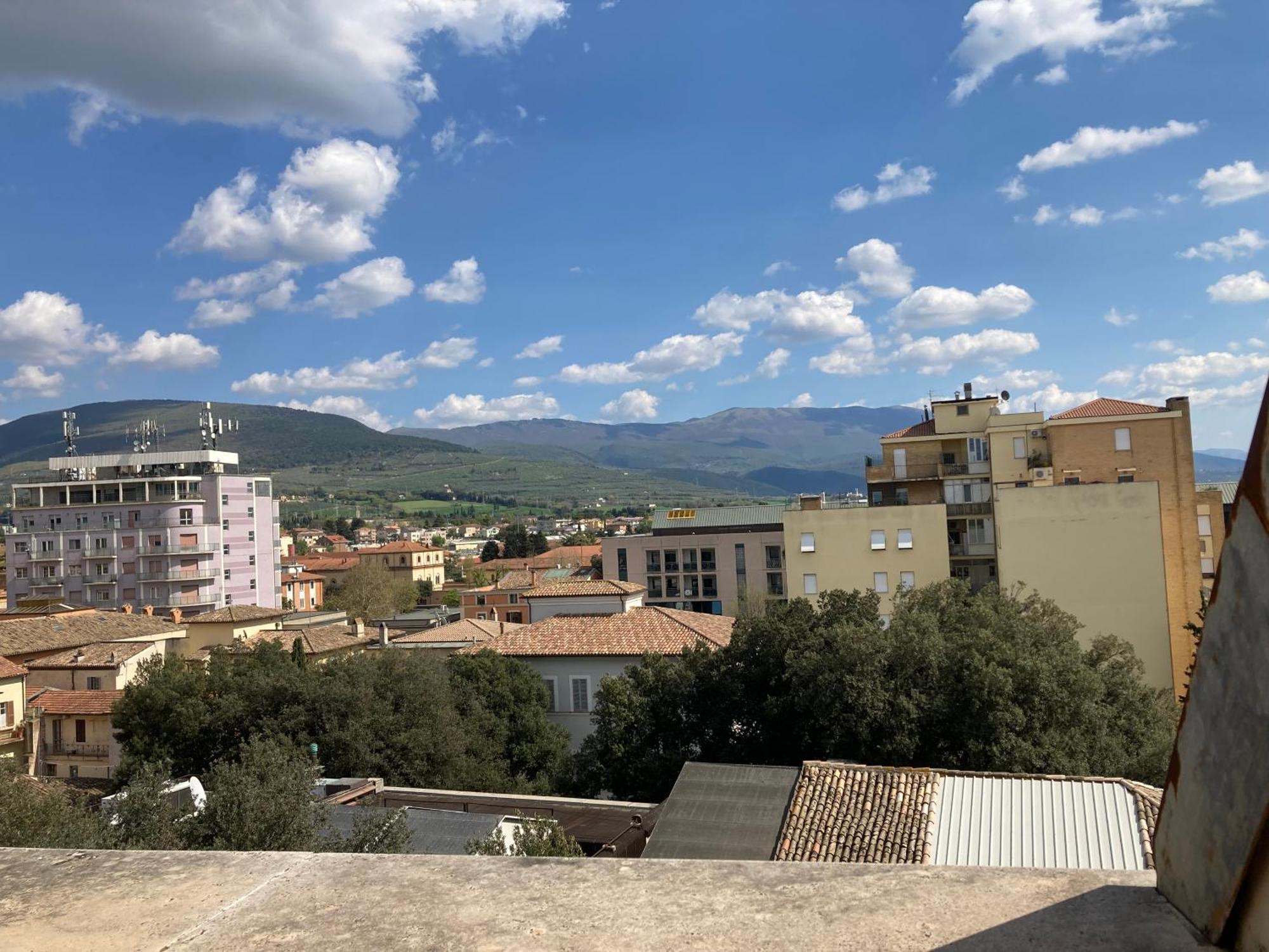 Affittacamere La Terrazza Sul Campanile Foligno Exterior foto
