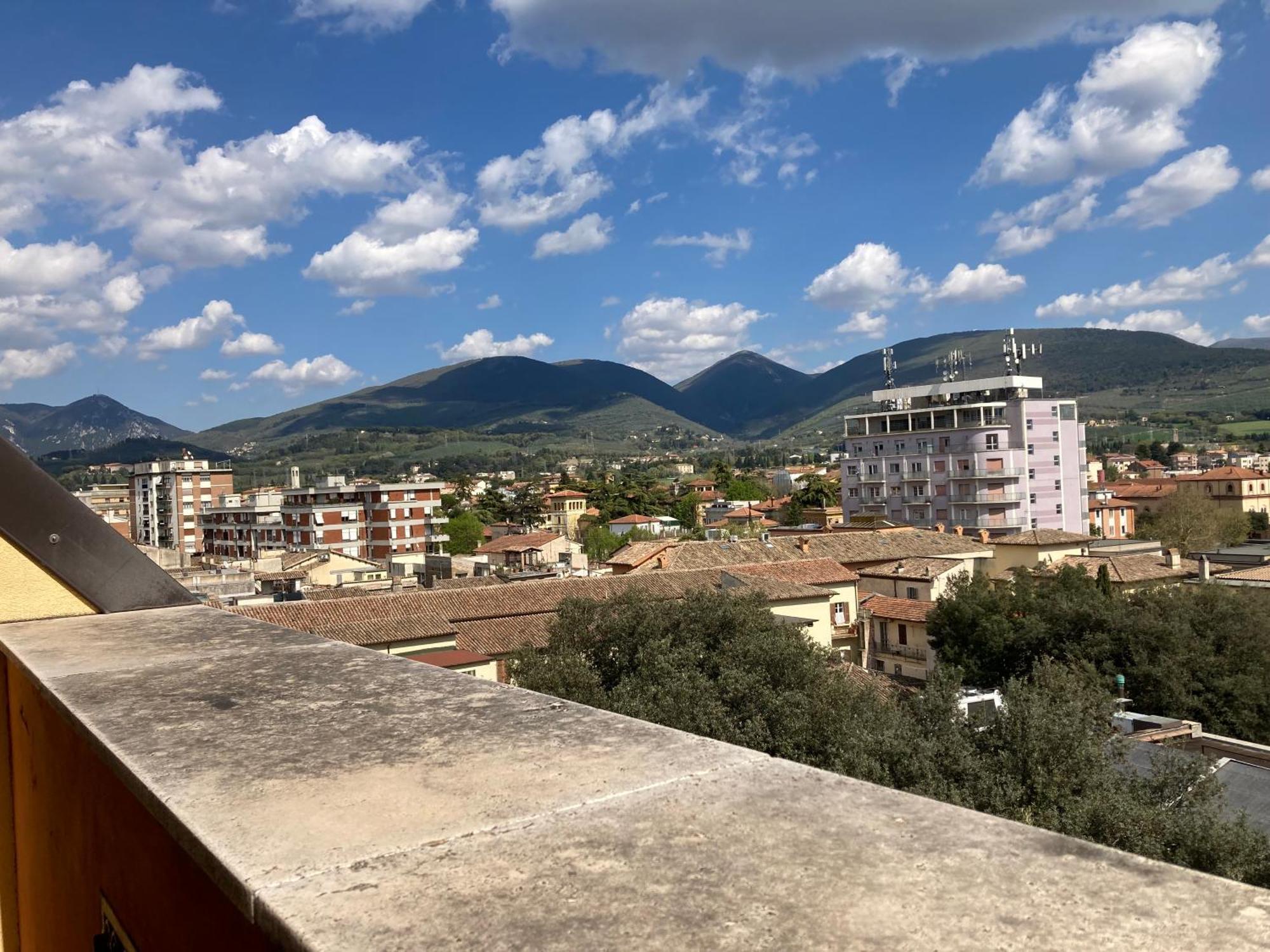 Affittacamere La Terrazza Sul Campanile Foligno Exterior foto